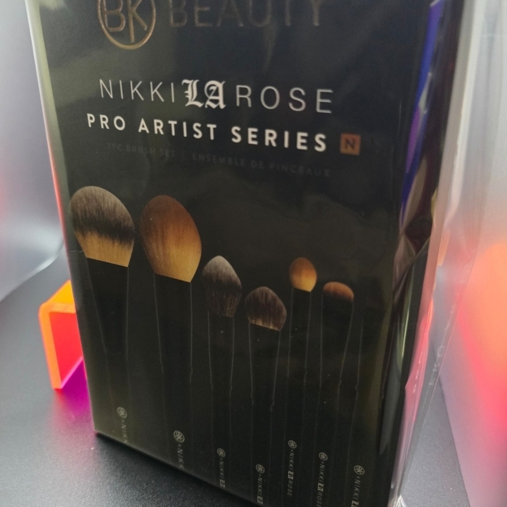 BK BEAUTY × Nikki LaRose Pro Artist Series Makeup Brush Set - *BNIB*
